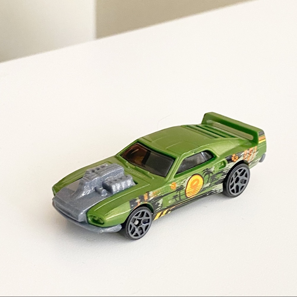Hot Wheels - 2004 Riveted